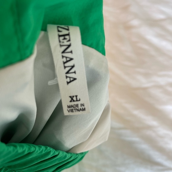 Green high wasted shorts - Picture 3 of 3